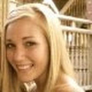 Meet your Posher, Caiti